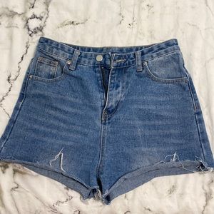 Cut-off Jean shorts